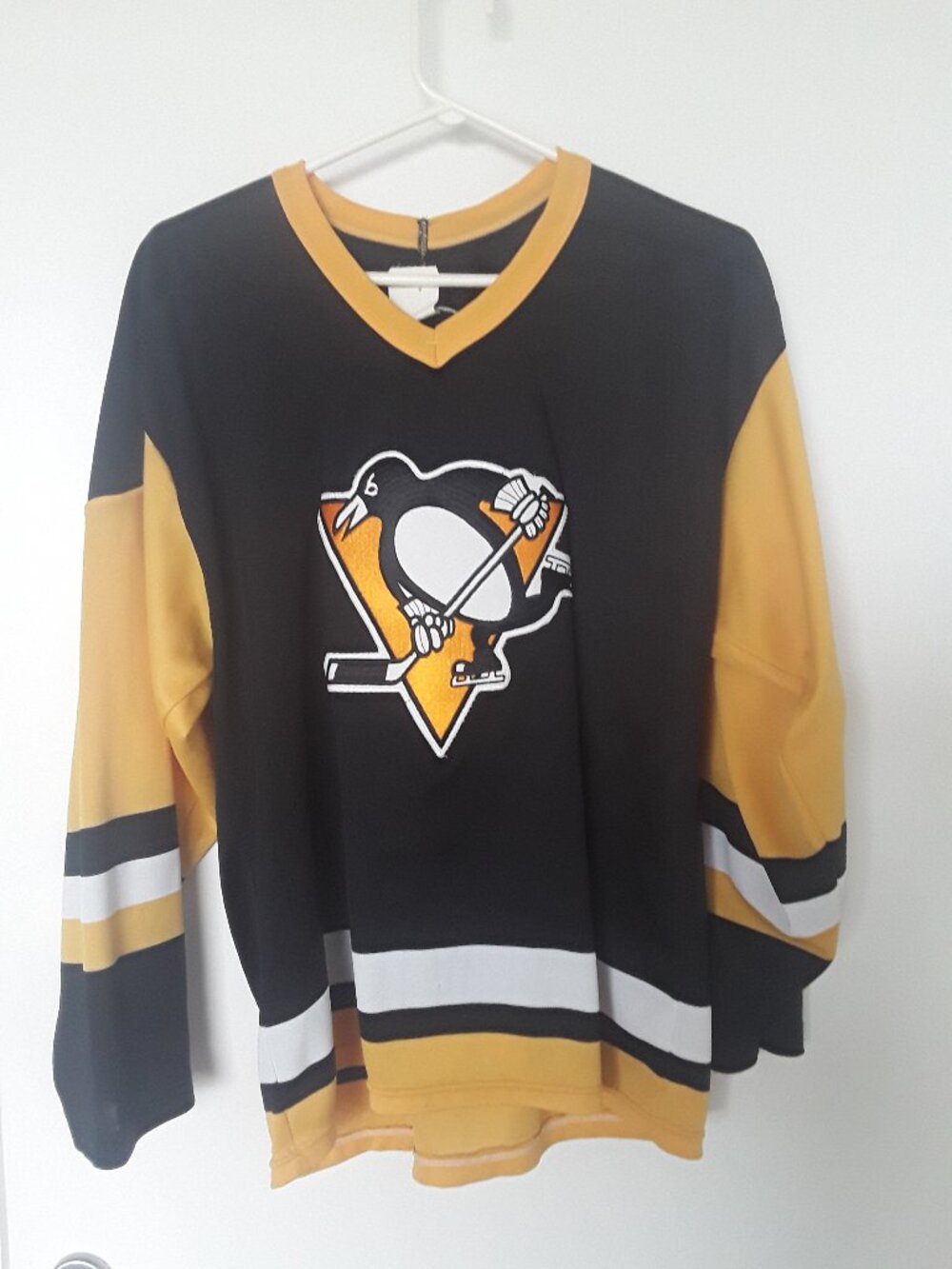 Vintage CCM Pittsburgh Penguins NHL Hockey Jersey (L) Black Gold Made in Canada